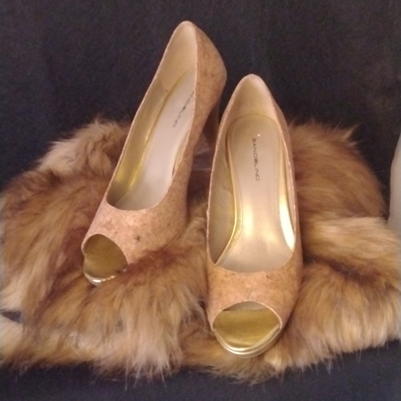 Bandolino gold peep toe pump - Picture 1 of 9